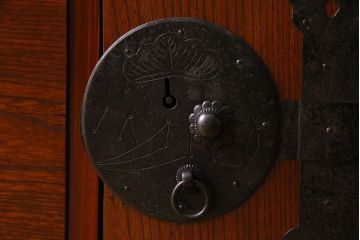 アンティーク家具　アンティーク　前面欅材　重ね二本松箪笥(衣装箪笥)(2)