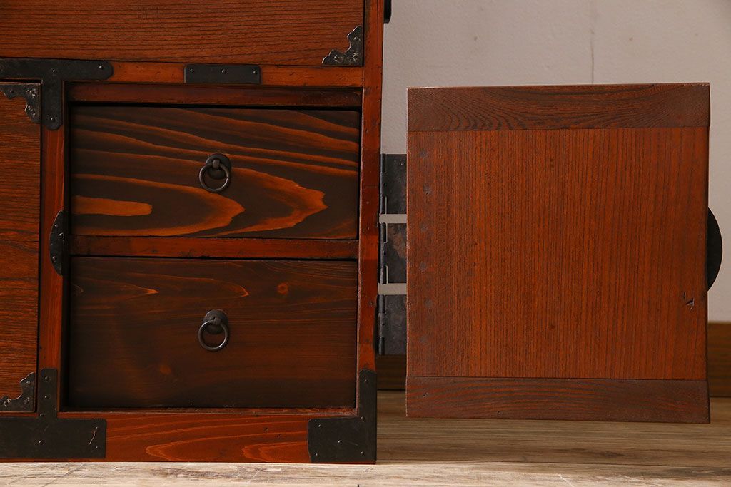 アンティーク家具　アンティーク　前面欅材　重ね二本松箪笥(衣装箪笥)(2)