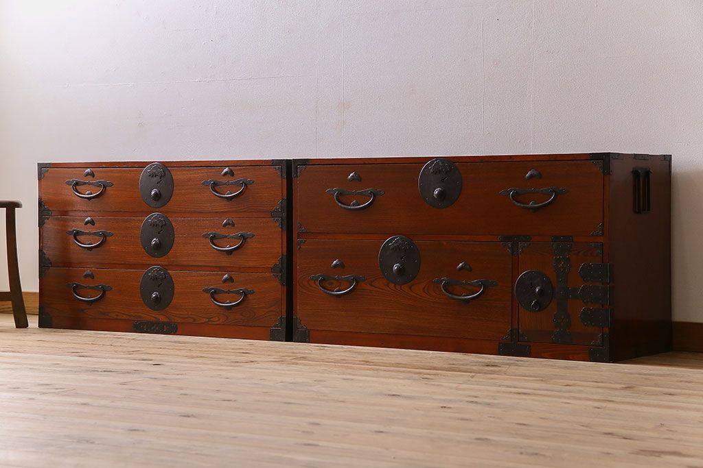 アンティーク家具　アンティーク　前面欅材　重ね二本松箪笥(衣装箪笥)(2)