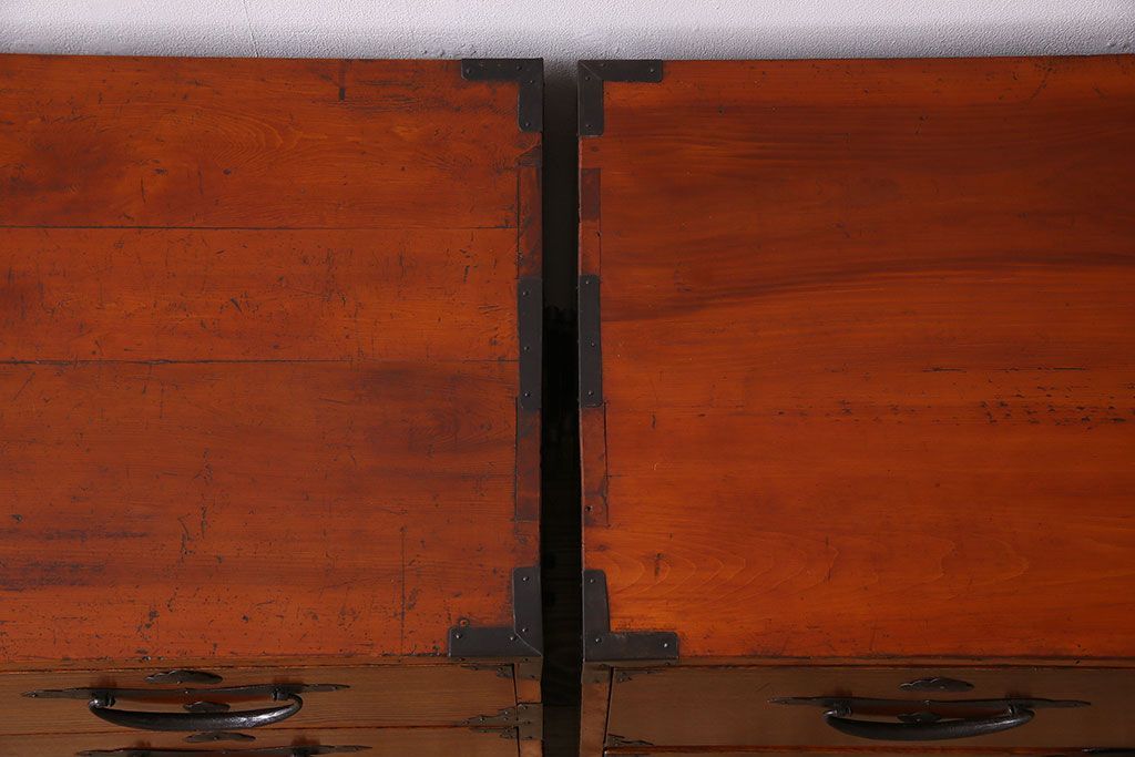 アンティーク家具　アンティーク　前面欅材　重ね二本松箪笥(衣装箪笥)(2)