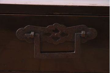 アンティーク家具　古民具・骨董　和モダン　黒漆が上品な和製アンティークの箪笥ローボード(衣装箪笥)