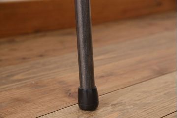 アンティーク家具　ラワン材製　天板一枚板　和製アンティークのシンプルな鉄脚テーブル(2)