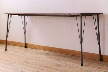 アンティーク家具　ラワン材製　天板一枚板　和製アンティークのシンプルな鉄脚テーブル(2)