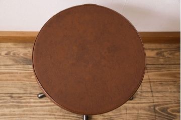 ヴィンテージ家具　イギリスビンテージ　当時物　シャビーな回転椅子(スツール)(1)