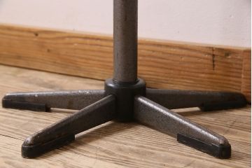 ヴィンテージ家具　イギリスビンテージ　当時物　シャビーな回転椅子(スツール)(1)