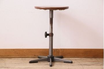 ヴィンテージ家具　イギリスビンテージ　当時物　シャビーな回転椅子(スツール)(2)