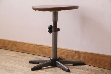 ヴィンテージ家具　イギリスビンテージ　当時物　シャビーな回転椅子(スツール)(2)