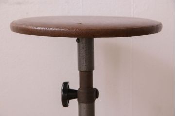 ヴィンテージ家具　イギリスビンテージ　当時物　シャビーな回転椅子(スツール)(3)