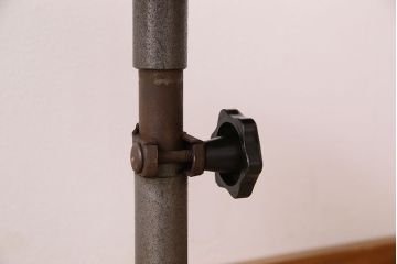 ヴィンテージ家具　イギリスビンテージ　当時物　シャビーな回転椅子(スツール)(3)