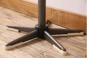 ヴィンテージ家具　イギリスビンテージ　当時物合皮がお洒落な回転椅子(スツール)