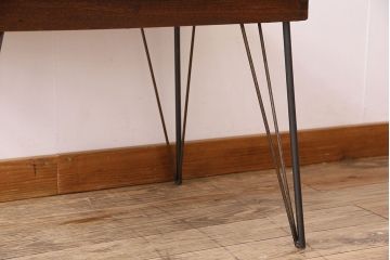 アンティーク家具　和製アンティーク　栓材製!天板一枚板の鉄脚テーブル(センターテーブル)