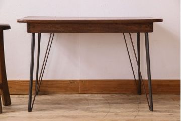 アンティーク家具　和製アンティーク　栓材製!天板一枚板の鉄脚テーブル(センターテーブル)