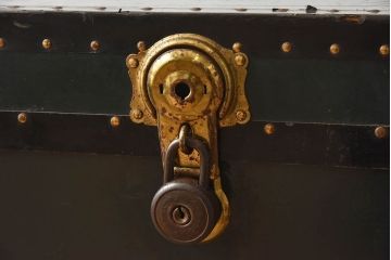 アンティーク雑貨　イギリスアンティーク　1950年頃　鍵付きでおしゃれなトランク