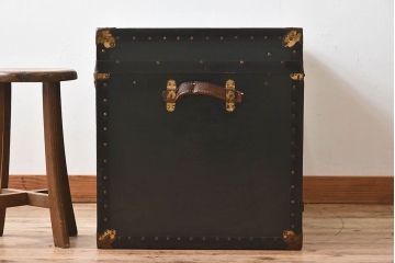 イギリスアンティーク　1950年頃　鍵付きでおしゃれなトランク