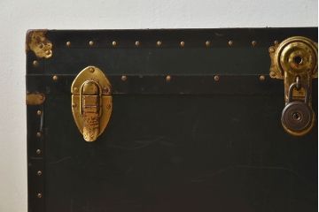 イギリスアンティーク　1950年頃　鍵付きでおしゃれなトランク