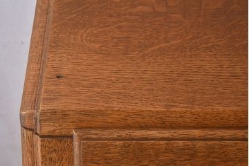 ヴィンテージ家具　フランスビンテージ　美しい彫刻入り!上質なオーク材製のライティングビューロー