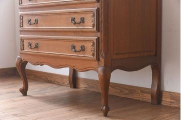 ヴィンテージ家具　フランスビンテージ　美しい彫刻入り!上質なオーク材製のライティングビューロー
