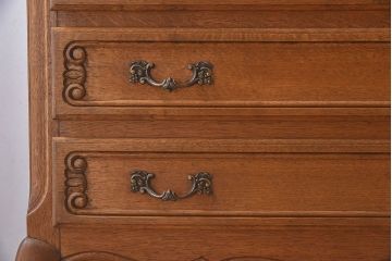 ヴィンテージ家具　フランスビンテージ　美しい彫刻入り!上質なオーク材製のライティングビューロー