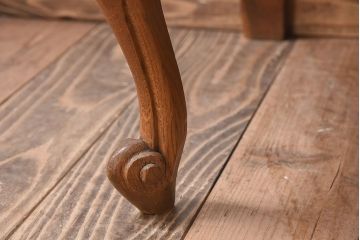 ヴィンテージ家具　フランスビンテージ　美しい彫刻入り!上質なオーク材製のライティングビューロー