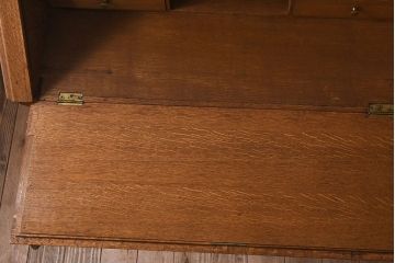 ヴィンテージ家具　フランスビンテージ　美しい彫刻入り!上質なオーク材製のライティングビューロー