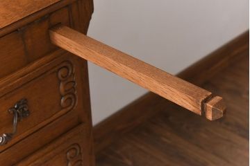 ヴィンテージ家具　フランスビンテージ　美しい彫刻入り!上質なオーク材製のライティングビューロー