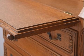 ヴィンテージ家具　フランスビンテージ　美しい彫刻入り!上質なオーク材製のライティングビューロー