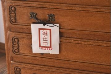 ヴィンテージ家具　フランスビンテージ　美しい彫刻入り!上質なオーク材製のライティングビューロー