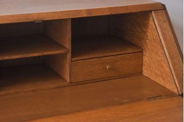 ヴィンテージ家具　フランスビンテージ　美しい彫刻入り!上質なオーク材製のライティングビューロー