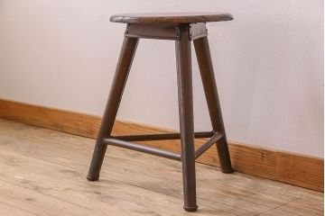 アンティーク家具　イギリスアンティーク　シャビーな魅力の鉄脚スツール