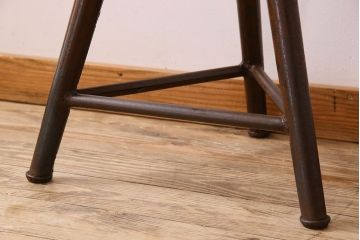 アンティーク家具　イギリスアンティーク　シャビーな魅力の鉄脚スツール