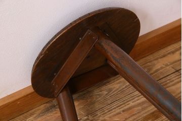 アンティーク家具　イギリスアンティーク　シャビーな魅力の鉄脚スツール