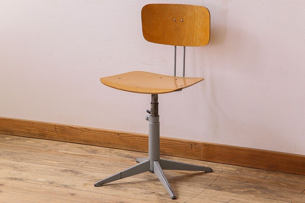 ヴィンテージ家具　ドイツ　ビンテージ　ジャンクスタイル　ファクトリーチェア(回転イス・デスクチェア)(1)
