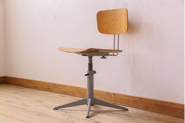 ヴィンテージ家具　ドイツ　ビンテージ　ジャンクスタイル　ファクトリーチェア(回転イス・デスクチェア)(1)