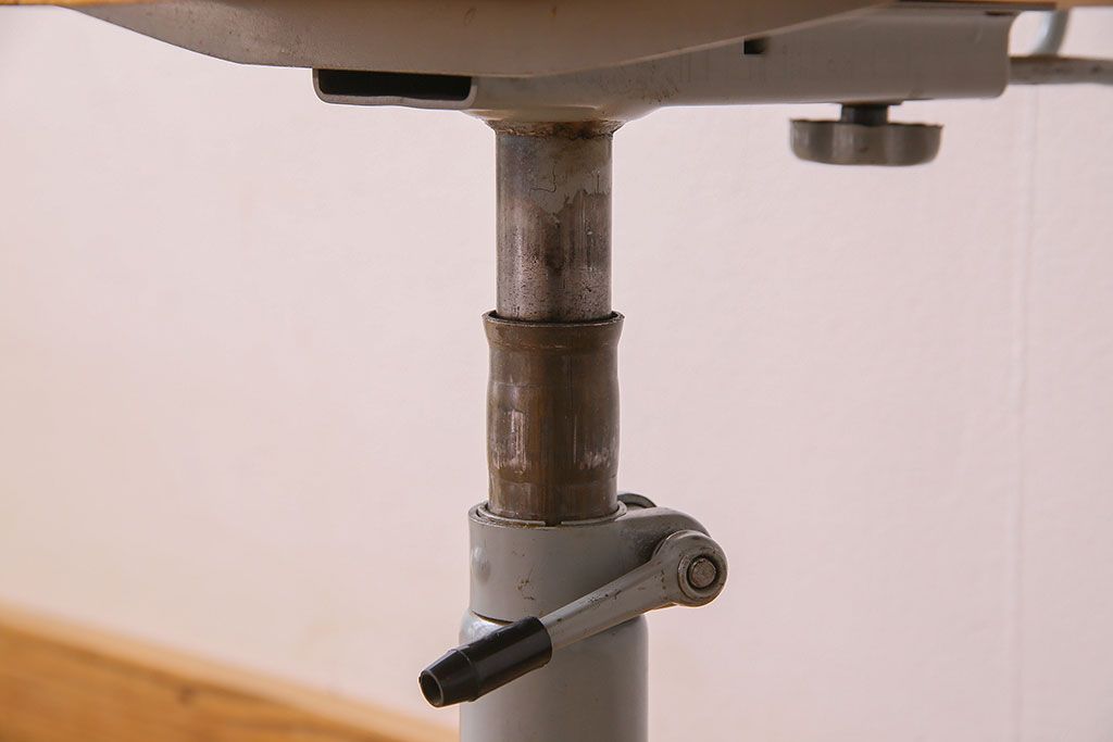 ヴィンテージ家具　ドイツ　ビンテージ　ジャンクスタイル　ファクトリーチェア(回転イス・デスクチェア)(1)