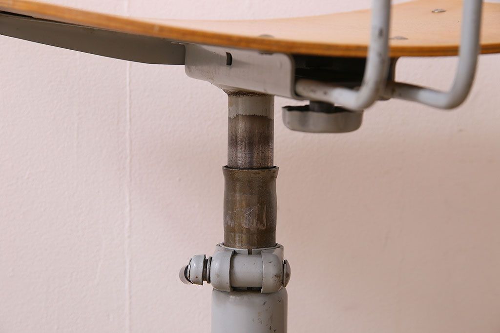 ヴィンテージ家具　ドイツ　ビンテージ　ジャンクスタイル　ファクトリーチェア(回転イス・デスクチェア)(1)