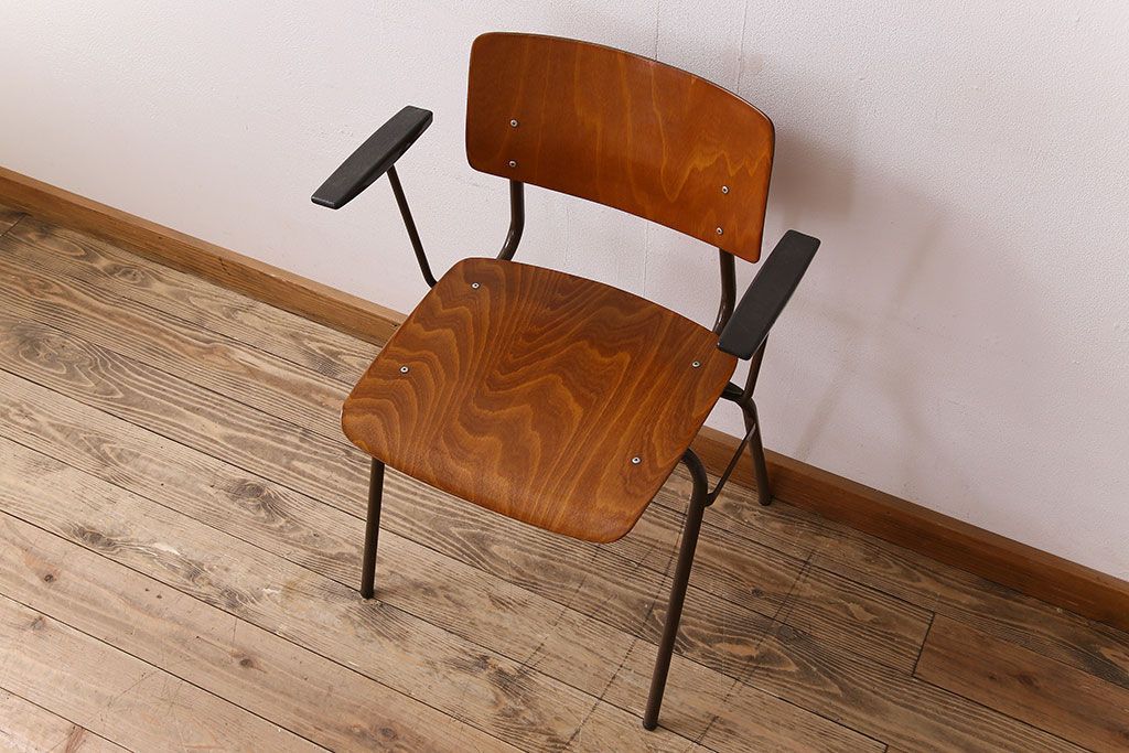 ヴィンテージ家具　ドイツビンテージ　アーム付き!プライウッドチェア(鉄脚イス)(1)