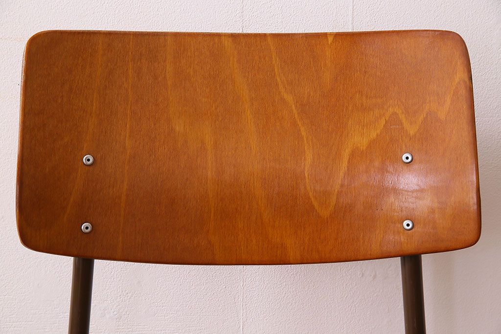 ヴィンテージ家具　ドイツビンテージ　アーム付き!プライウッドチェア(鉄脚イス)(1)