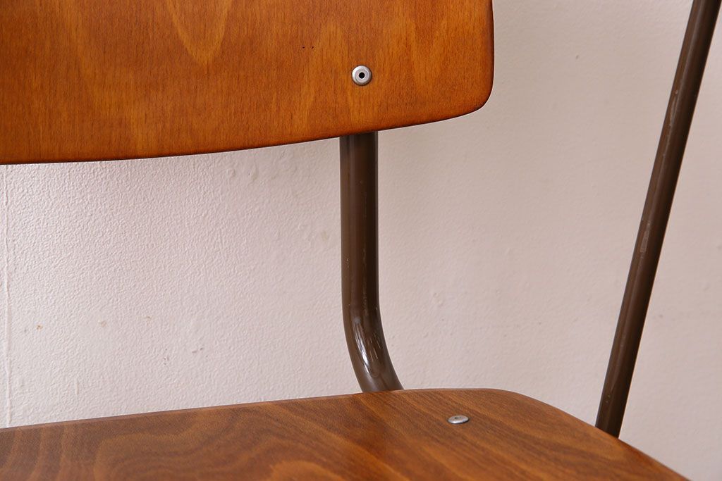 ヴィンテージ家具　ドイツビンテージ　アーム付き!プライウッドチェア(鉄脚イス)(1)