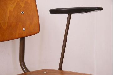 ヴィンテージ家具　ドイツビンテージ　アーム付き!プライウッドチェア(鉄脚イス)(1)