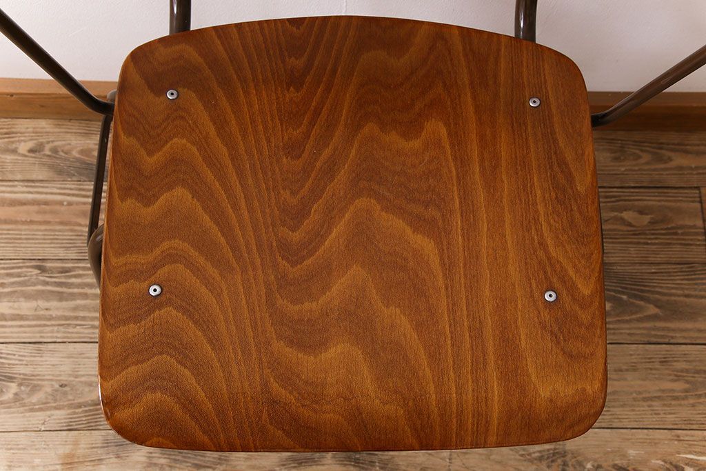 ヴィンテージ家具　ドイツビンテージ　アーム付き!プライウッドチェア(鉄脚イス)(1)