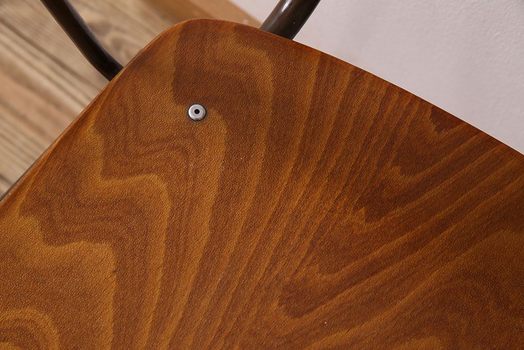 ヴィンテージ家具　ドイツビンテージ　アーム付き!プライウッドチェア(鉄脚イス)(1)