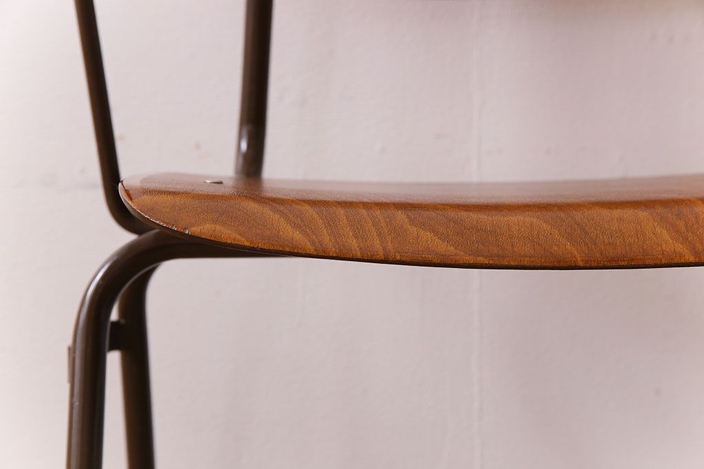 ヴィンテージ家具　ドイツビンテージ　アーム付き!プライウッドチェア(鉄脚イス)(1)