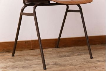 ヴィンテージ家具　ドイツビンテージ　アーム付き!プライウッドチェア(鉄脚イス)(1)