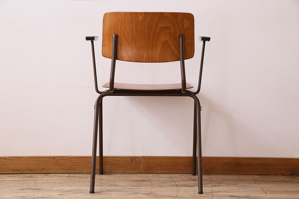ヴィンテージ家具　ドイツビンテージ　アーム付き!プライウッドチェア(鉄脚イス)(1)