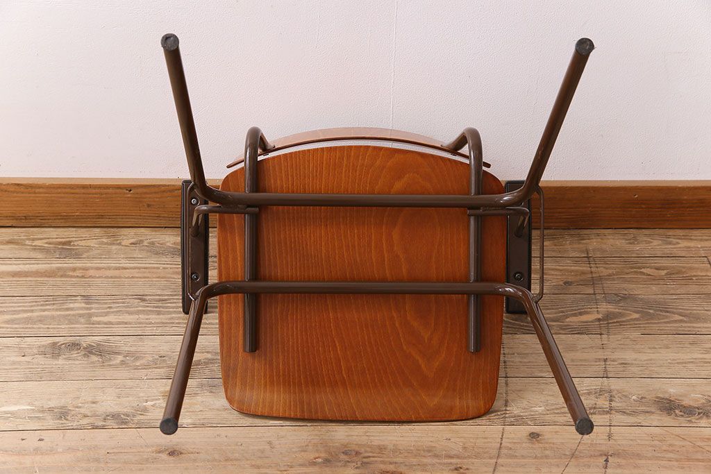ヴィンテージ家具　ドイツビンテージ　アーム付き!プライウッドチェア(鉄脚イス)(1)