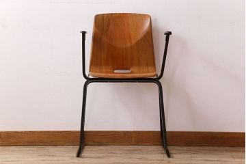 ヴィンテージ家具　ドイツビンテージ　アーム付き!プライウッドチェア(鉄脚イス)(2)