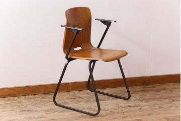 ヴィンテージ家具　ドイツビンテージ　アーム付き!プライウッドチェア(鉄脚イス)(2)