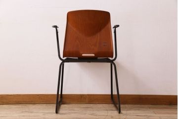 ヴィンテージ家具　ドイツビンテージ　アーム付き!プライウッドチェア(鉄脚イス)(2)