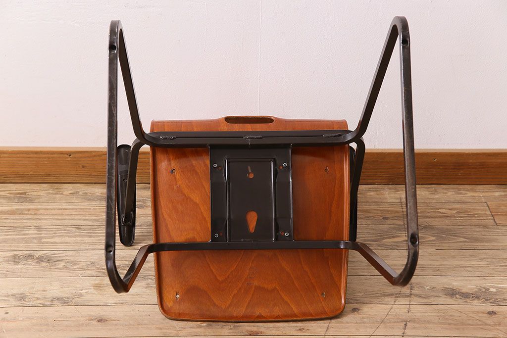 ヴィンテージ家具　ドイツビンテージ　アーム付き!プライウッドチェア(鉄脚イス)(2)