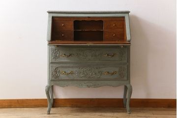 ヴィンテージ家具　フランスビンテージ　美しい彫刻入り!上質なオーク材製のライティングビューロー(2)